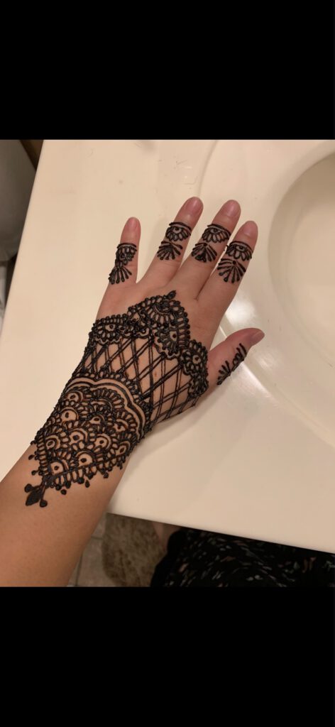 Mamoonas henna showcase photo 2