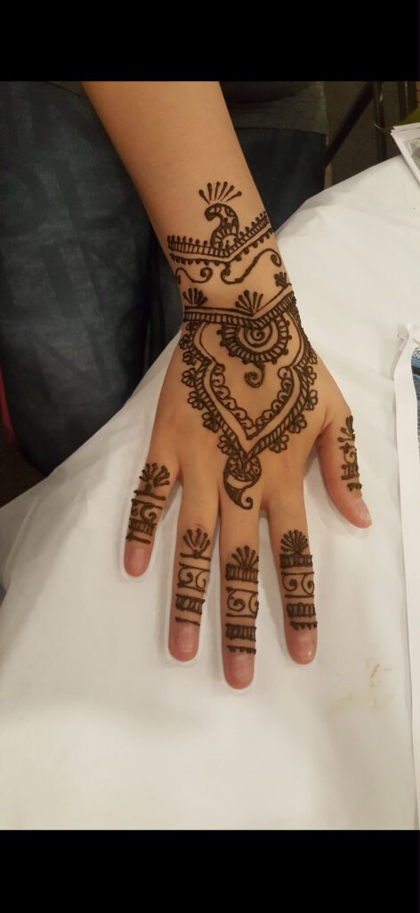 Mamoonas henna showcase photo 5